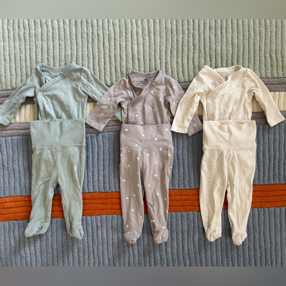 H&M Newborn Matching Onesie and Footie Pants